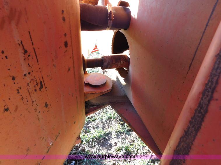 image for item J6836 1974 Massey-Ferguson 1505 4WD tractor