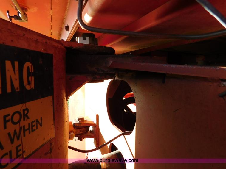 image for item J6836 1974 Massey-Ferguson 1505 4WD tractor