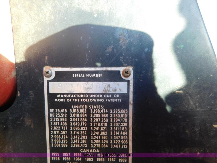 image for item J6836 1974 Massey-Ferguson 1505 4WD tractor