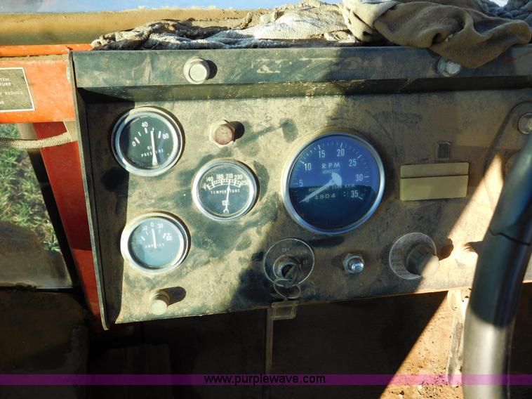 image for item J6836 1974 Massey-Ferguson 1505 4WD tractor