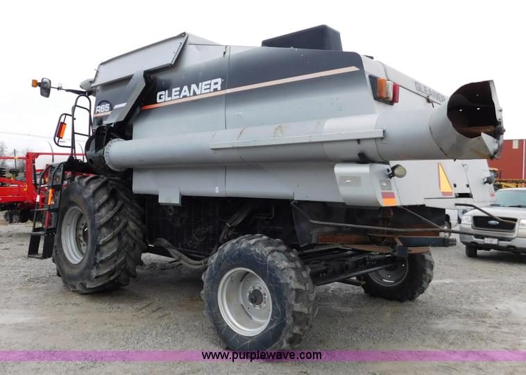 image for item J7463 2004 Gleaner R65 combine