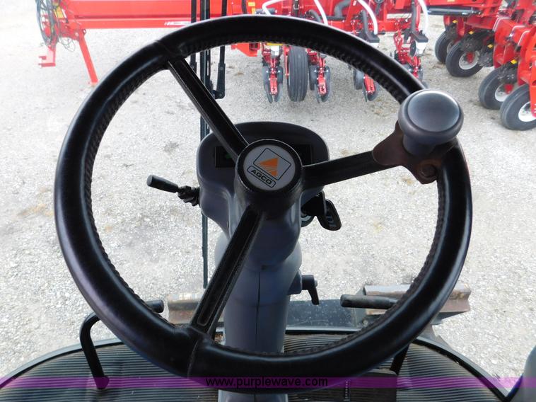 image for item J7463 2004 Gleaner R65 combine