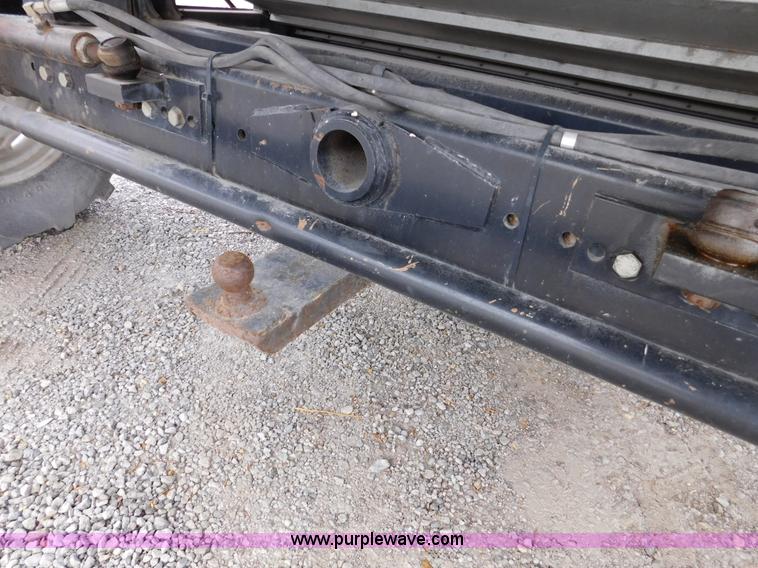 image for item J7463 2004 Gleaner R65 combine