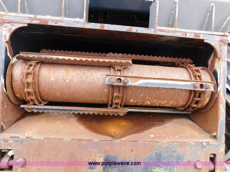 image for item J7463 2004 Gleaner R65 combine