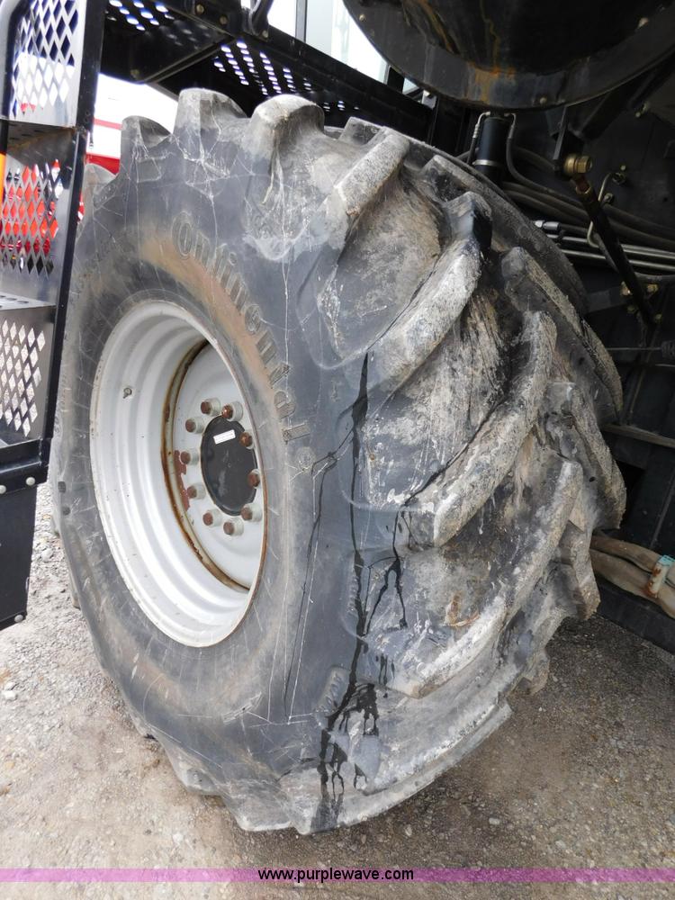 image for item J7463 2004 Gleaner R65 combine