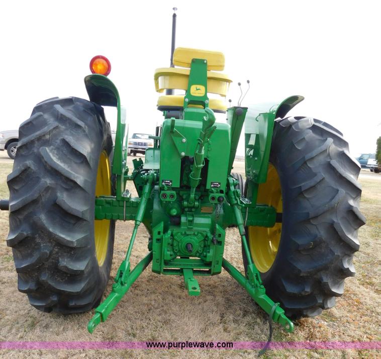 image for item J7464 1969 John Deere 4020 tractor
