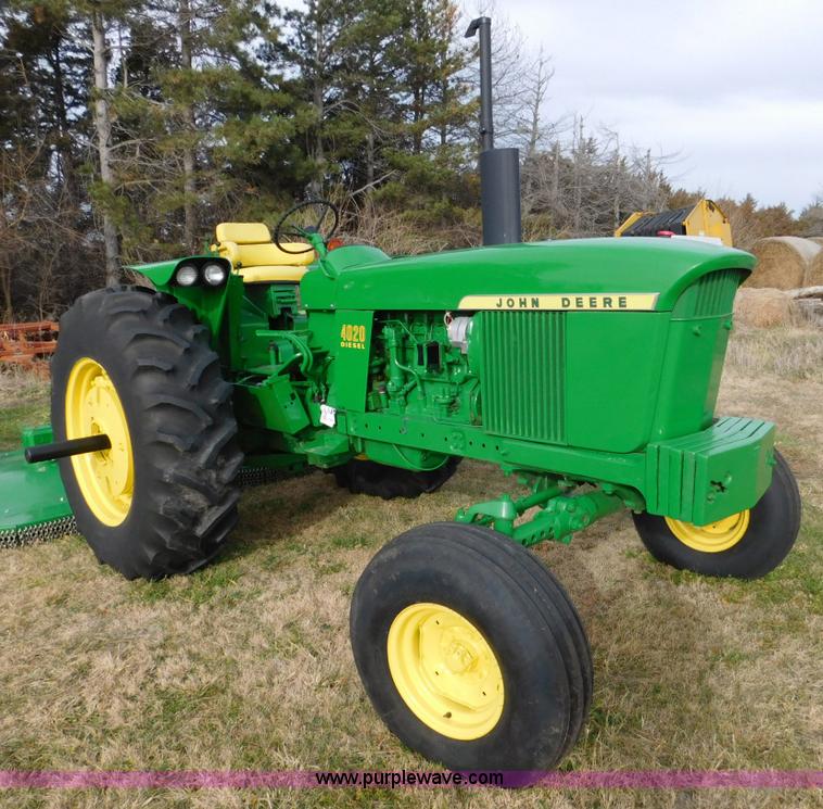 image for item J7464 1969 John Deere 4020 tractor