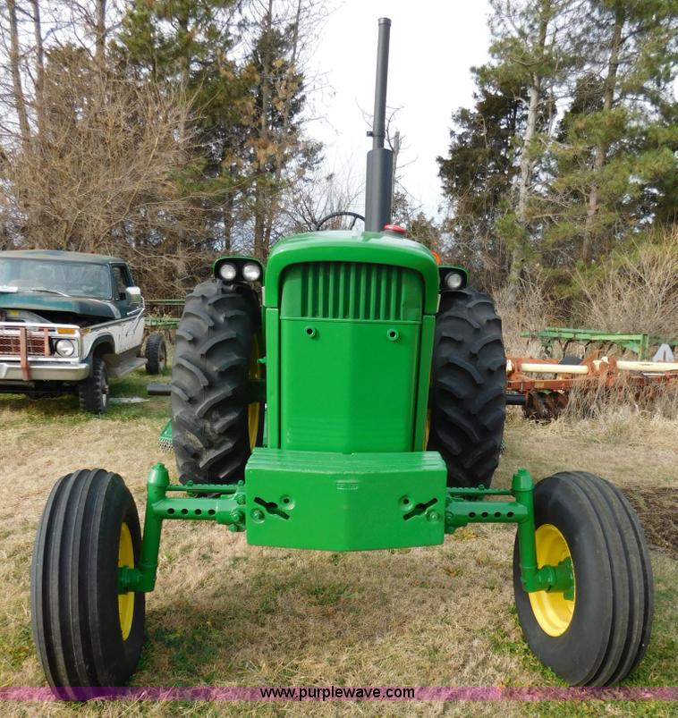 image for item J7464 1969 John Deere 4020 tractor