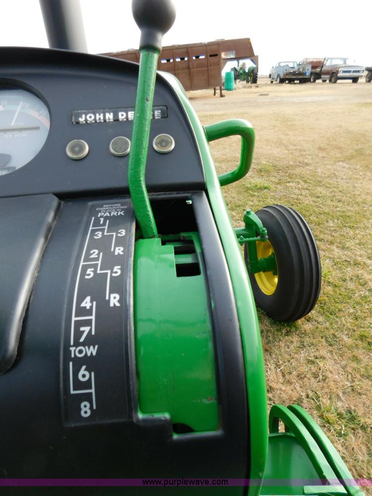 image for item J7464 1969 John Deere 4020 tractor