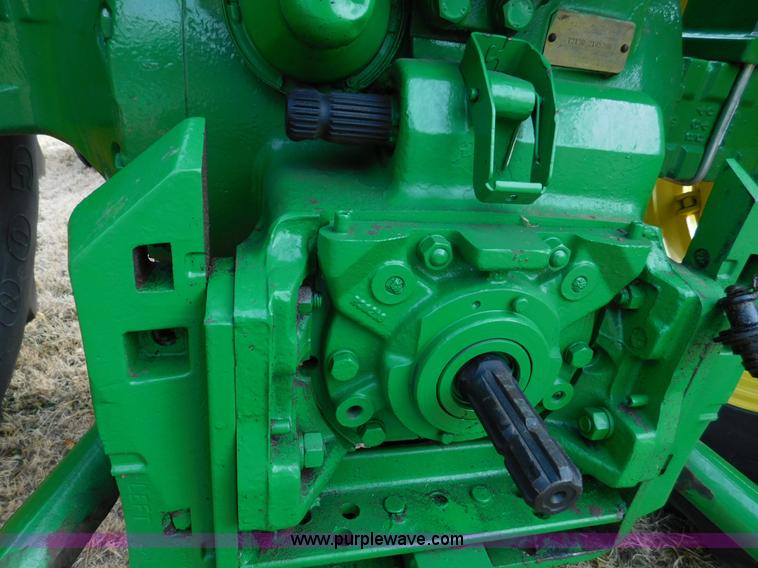 image for item J7464 1969 John Deere 4020 tractor