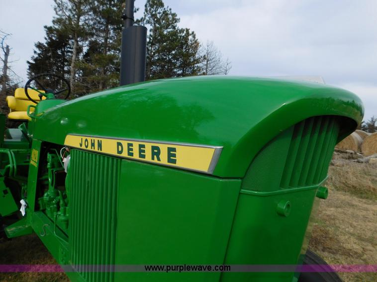 image for item J7464 1969 John Deere 4020 tractor