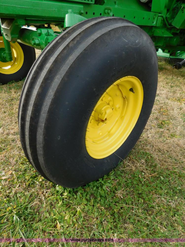 image for item J7464 1969 John Deere 4020 tractor