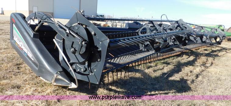 image for item J7472 2009 MacDon FD70 flex draper head