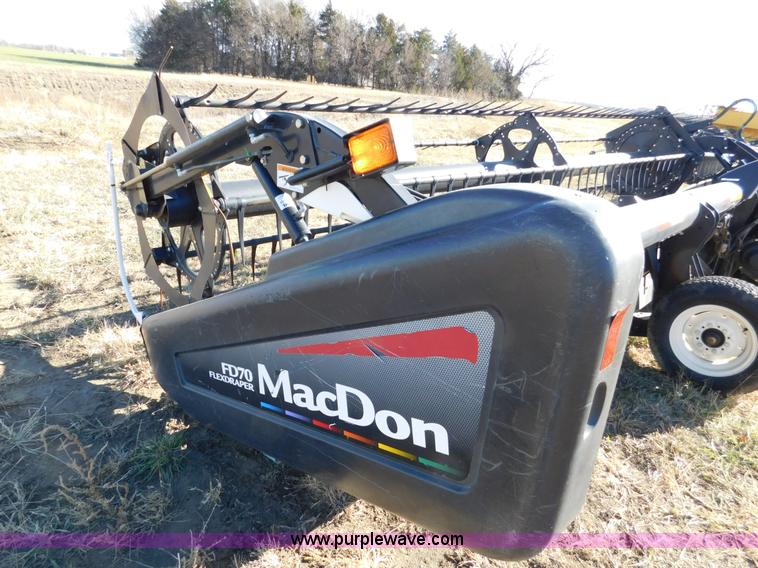 image for item J7472 2009 MacDon FD70 flex draper head