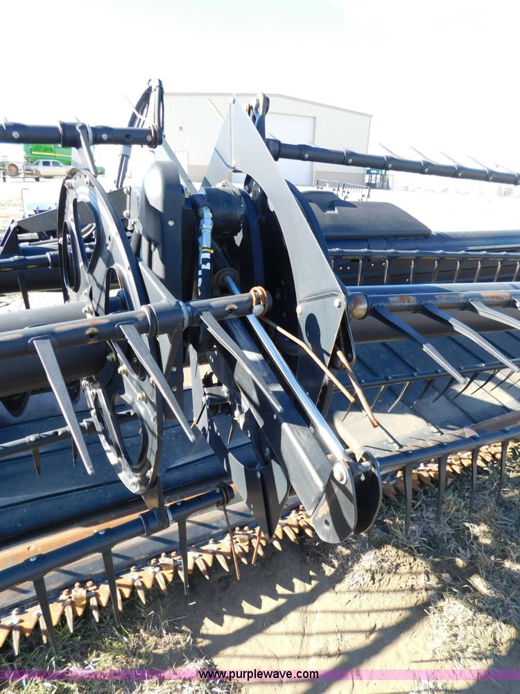 image for item J7472 2009 MacDon FD70 flex draper head