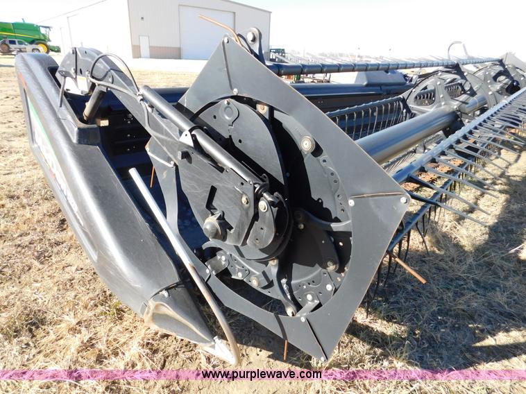 image for item J7472 2009 MacDon FD70 flex draper head