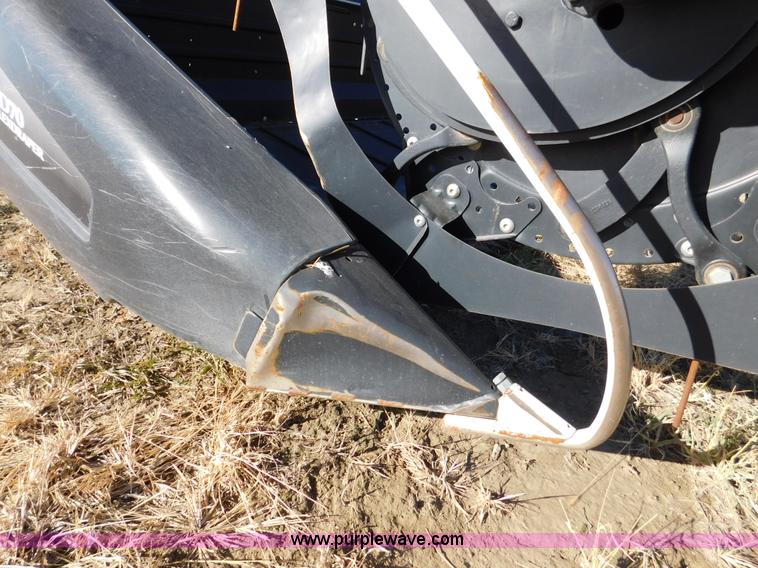 image for item J7472 2009 MacDon FD70 flex draper head