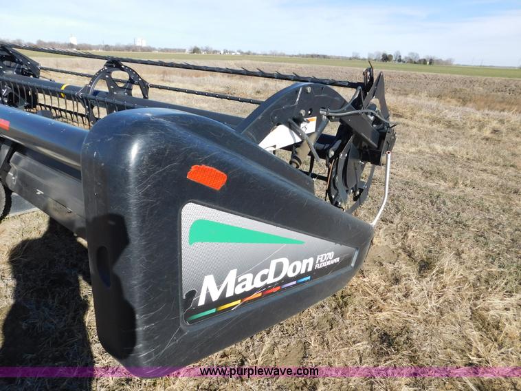 image for item J7472 2009 MacDon FD70 flex draper head