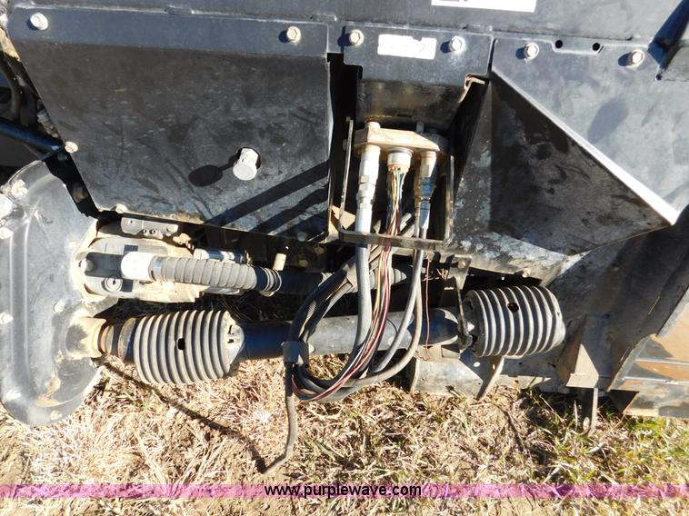 image for item J7472 2009 MacDon FD70 flex draper head