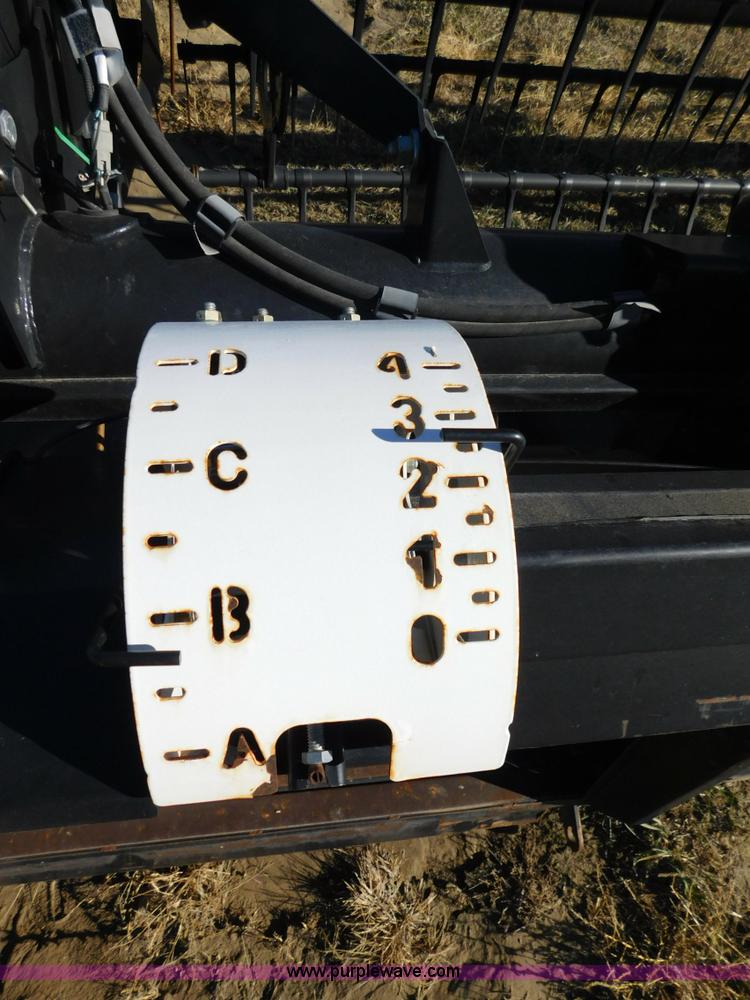 image for item J7472 2009 MacDon FD70 flex draper head