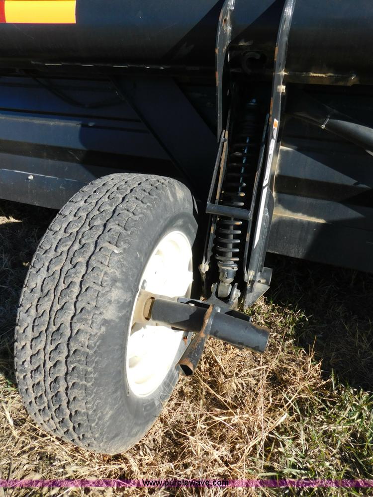 image for item J7472 2009 MacDon FD70 flex draper head