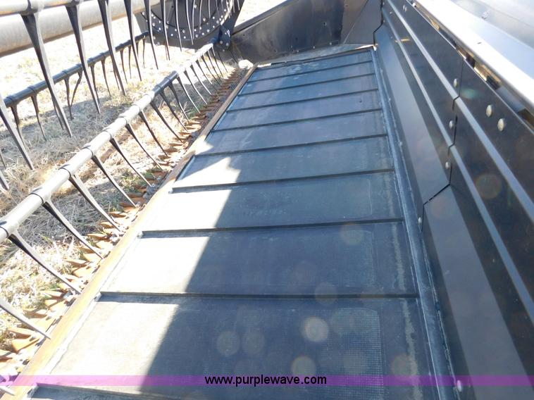 image for item J7472 2009 MacDon FD70 flex draper head