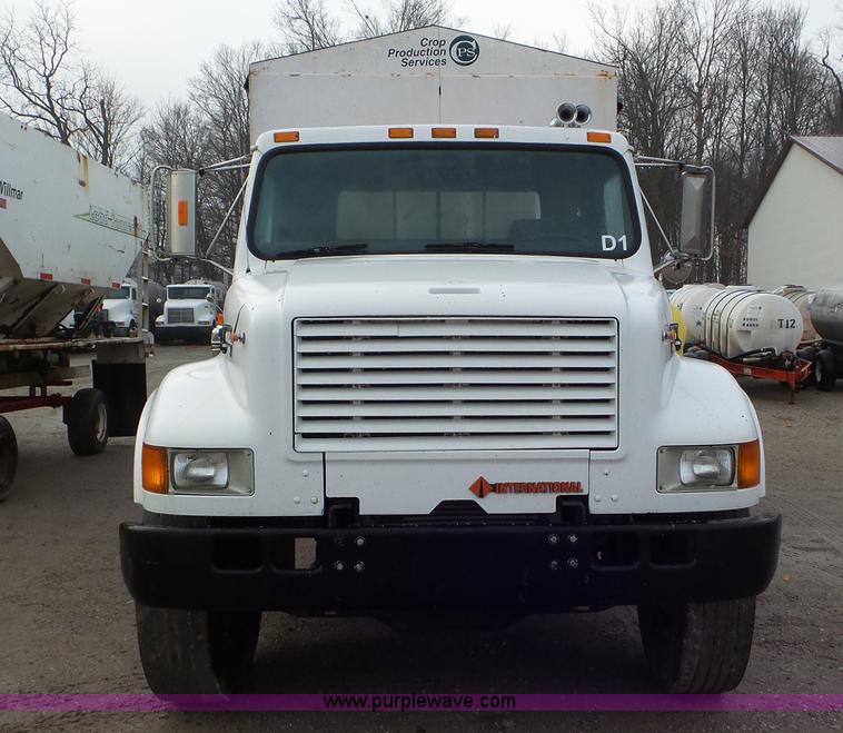 image for item J8438 1991 International 4900 seed tender truck