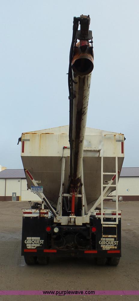 image for item J8438 1991 International 4900 seed tender truck