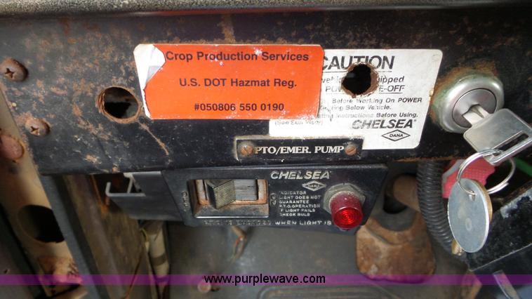 image for item J8438 1991 International 4900 seed tender truck