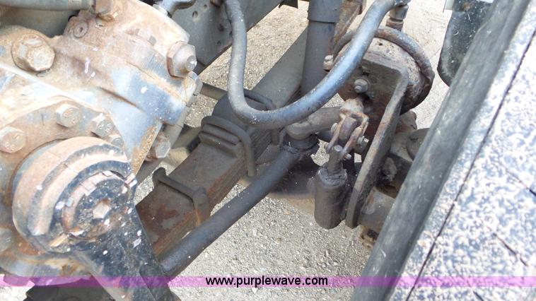 image for item J8438 1991 International 4900 seed tender truck