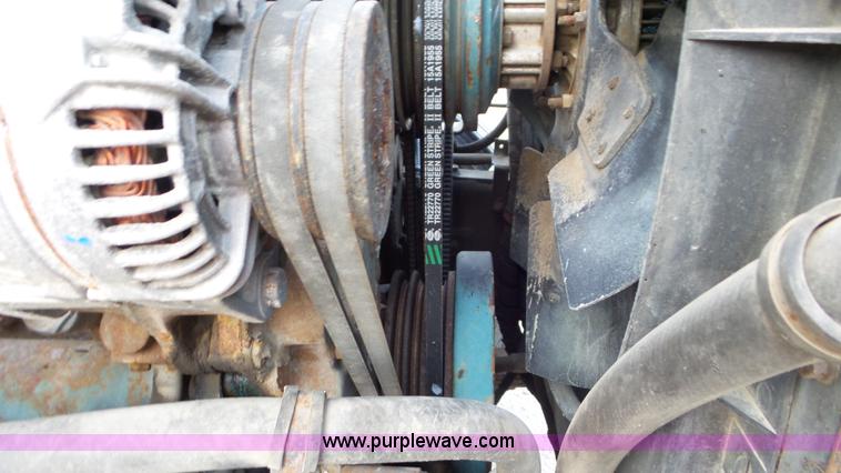 image for item J8438 1991 International 4900 seed tender truck