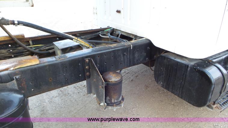 image for item J8438 1991 International 4900 seed tender truck