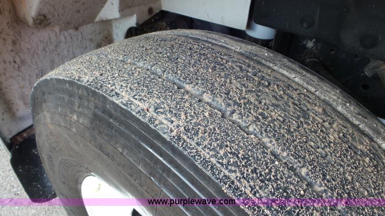 image for item J8438 1991 International 4900 seed tender truck