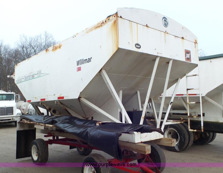 image for item J8439 Willmar Load Runner seed tender