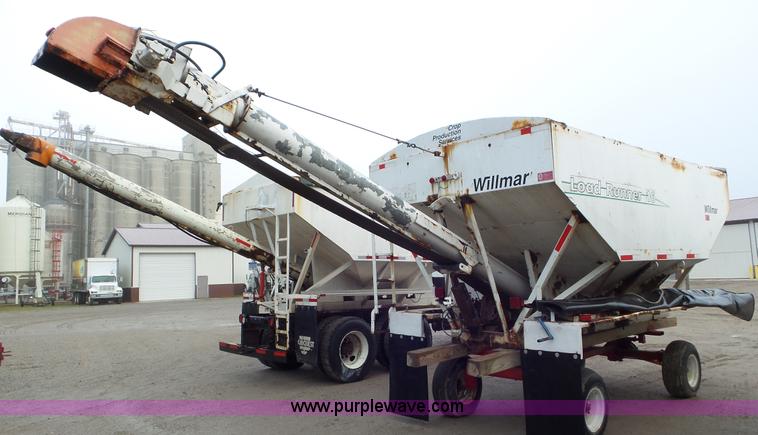 image for item J8439 Willmar Load Runner seed tender