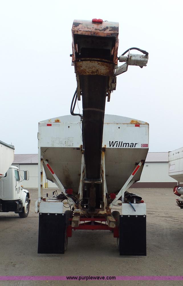 image for item J8439 Willmar Load Runner seed tender