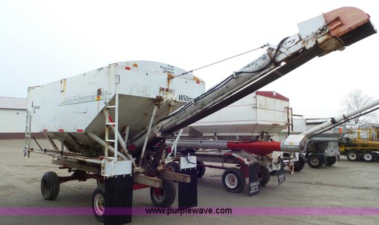 image for item J8439 Willmar Load Runner seed tender