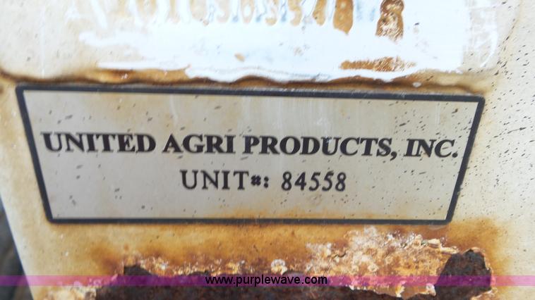 image for item J8439 Willmar Load Runner seed tender