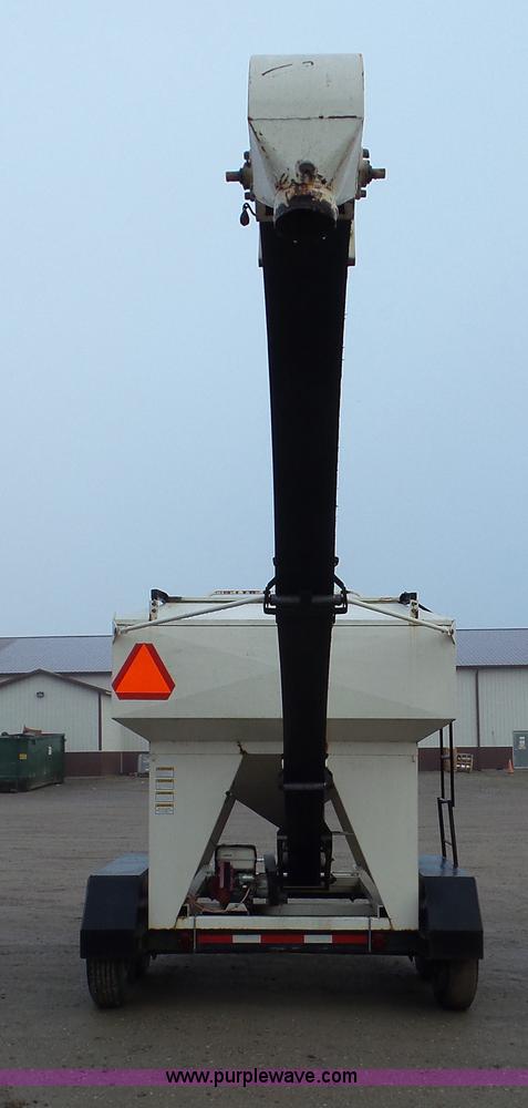 image for item J8441 Friesen 220 seed tender