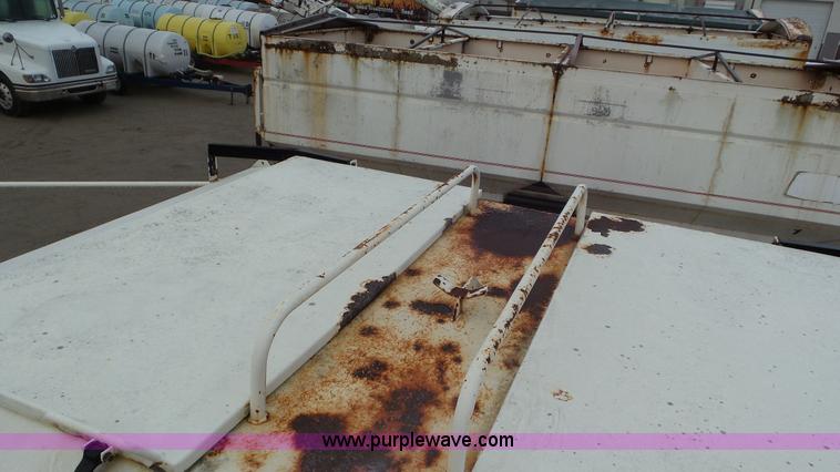 image for item J8441 Friesen 220 seed tender