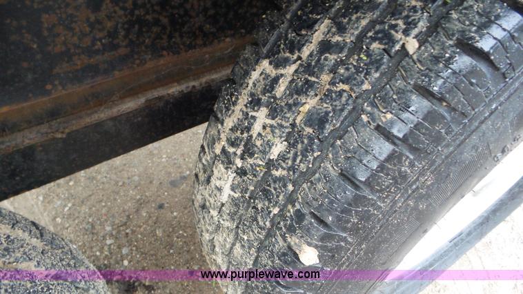 image for item J8441 Friesen 220 seed tender