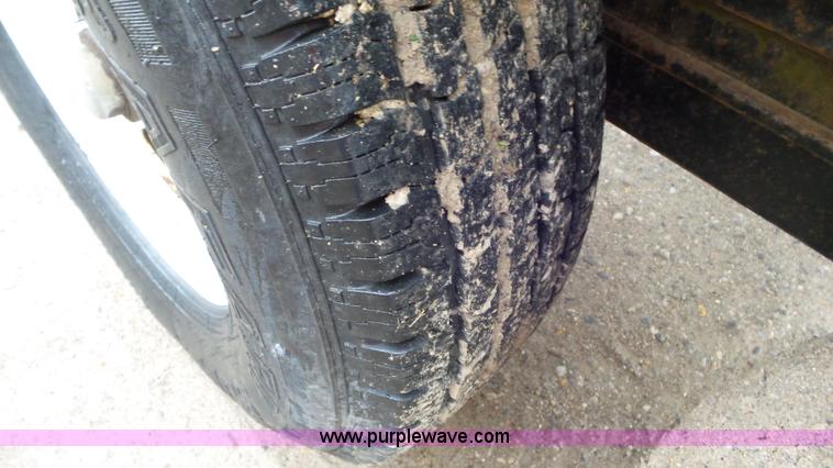 image for item J8441 Friesen 220 seed tender