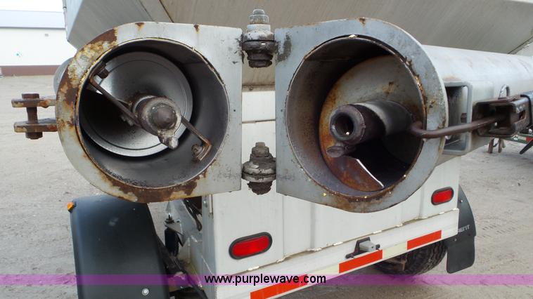 image for item J8442 Brent GYC-150 weigh wagon