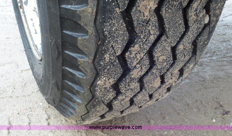 image for item J8442 Brent GYC-150 weigh wagon