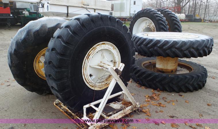 image for item J8444 Ag-Chem TerraGator row straddle kit