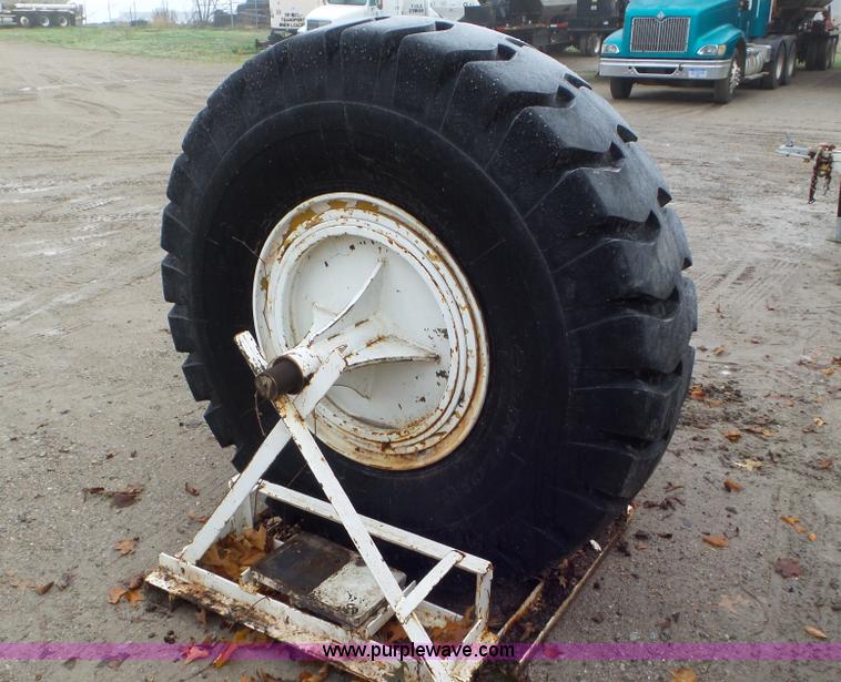 image for item J8444 Ag-Chem TerraGator row straddle kit