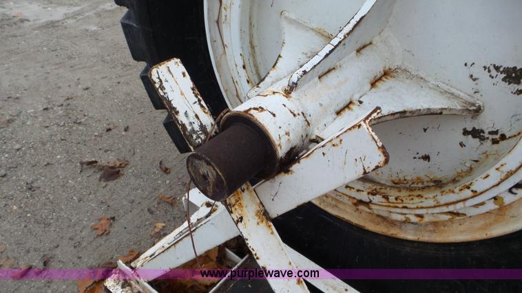 image for item J8444 Ag-Chem TerraGator row straddle kit