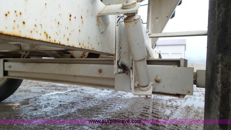 image for item J8445 Parker 1500 weigh wagon