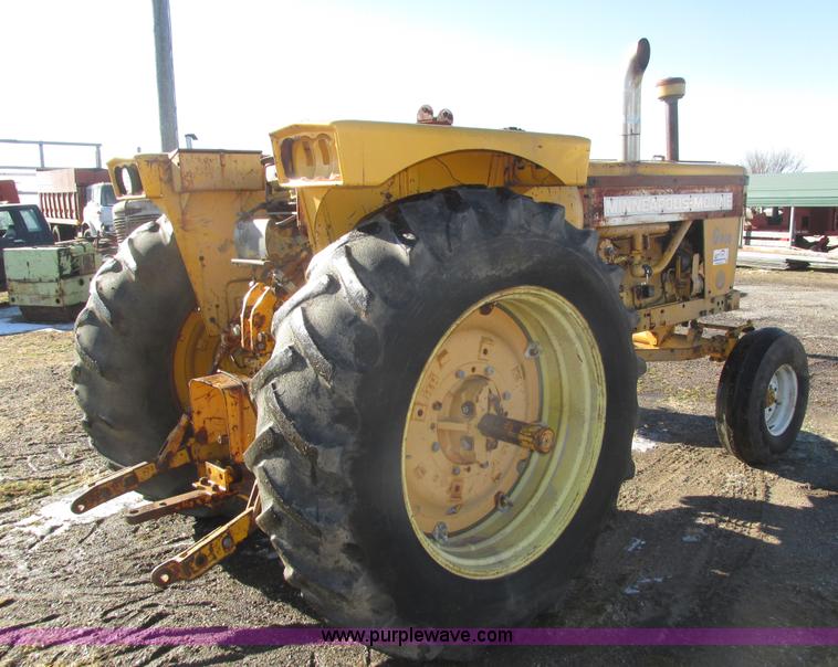 image for item J8750 1967 Minneapolis Moline G900 tractor