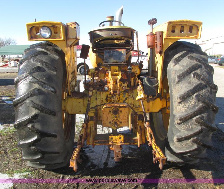 image for item J8750 1967 Minneapolis Moline G900 tractor